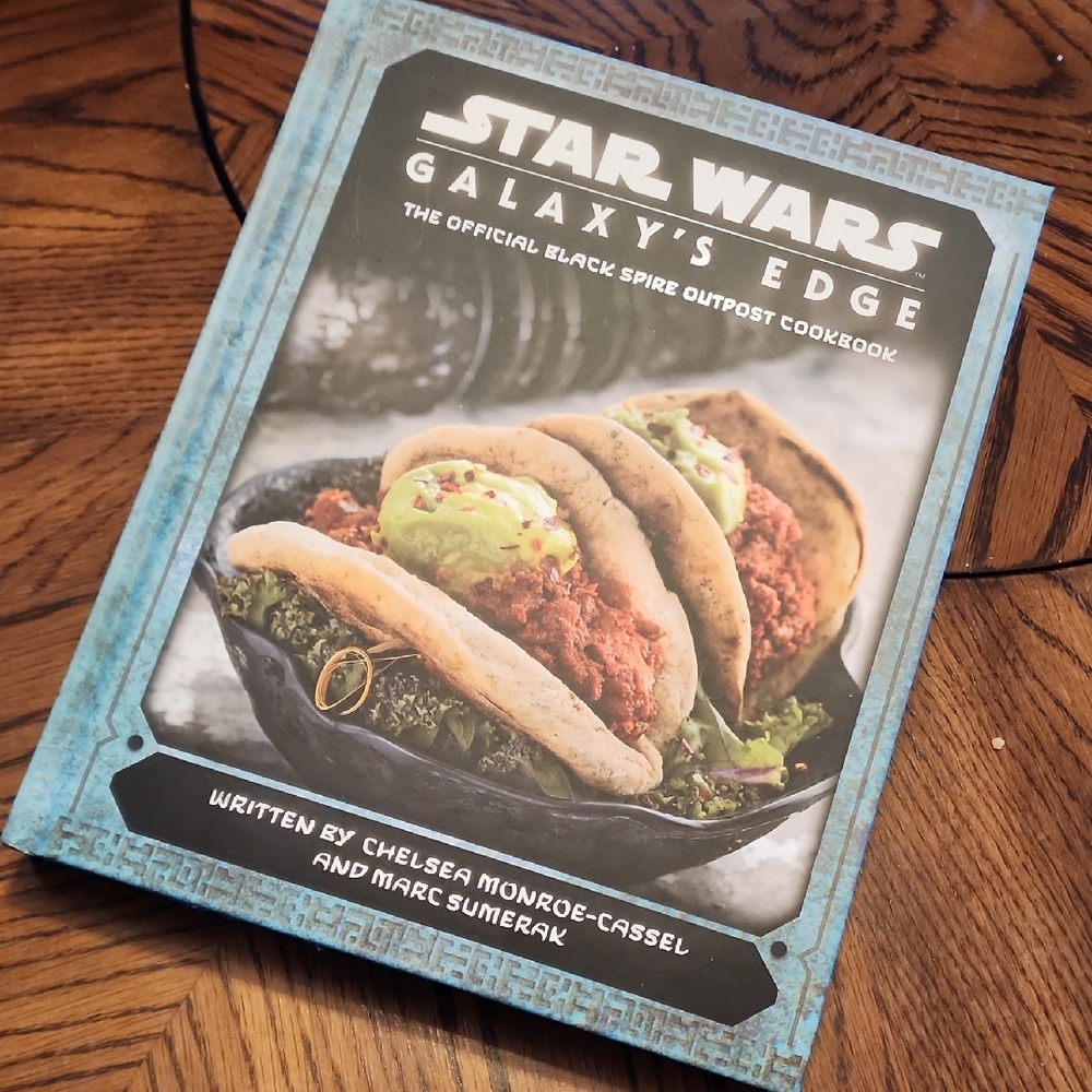Star Wars Galaxy's Edge Cookbook - Blue and Black